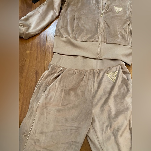GUESS Vintage Kids Tracksuit - Picture 5 of 7